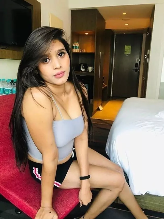 कॉल गर्ल्स सर्विस  तीन हाथ नाका